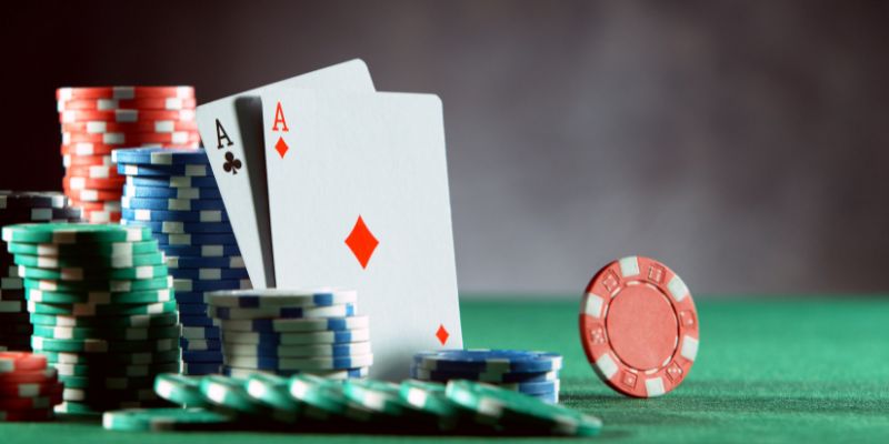 Tại sao nên chọn chơi poker tiền thật tại Manclub